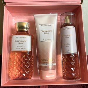 Champagne Toast Bath and Bodyworks gift set